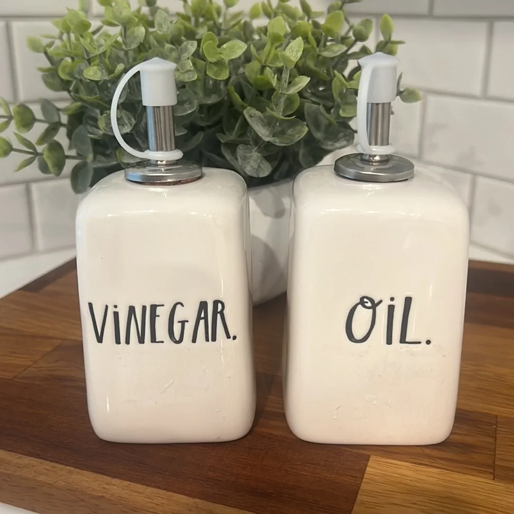Cute Rae Dunn VINEGAR .& OIL.